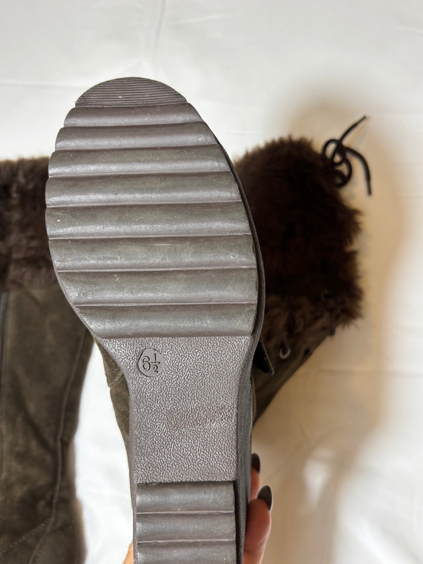Breckelles Brown Fur Platform Boots - Size 6.5