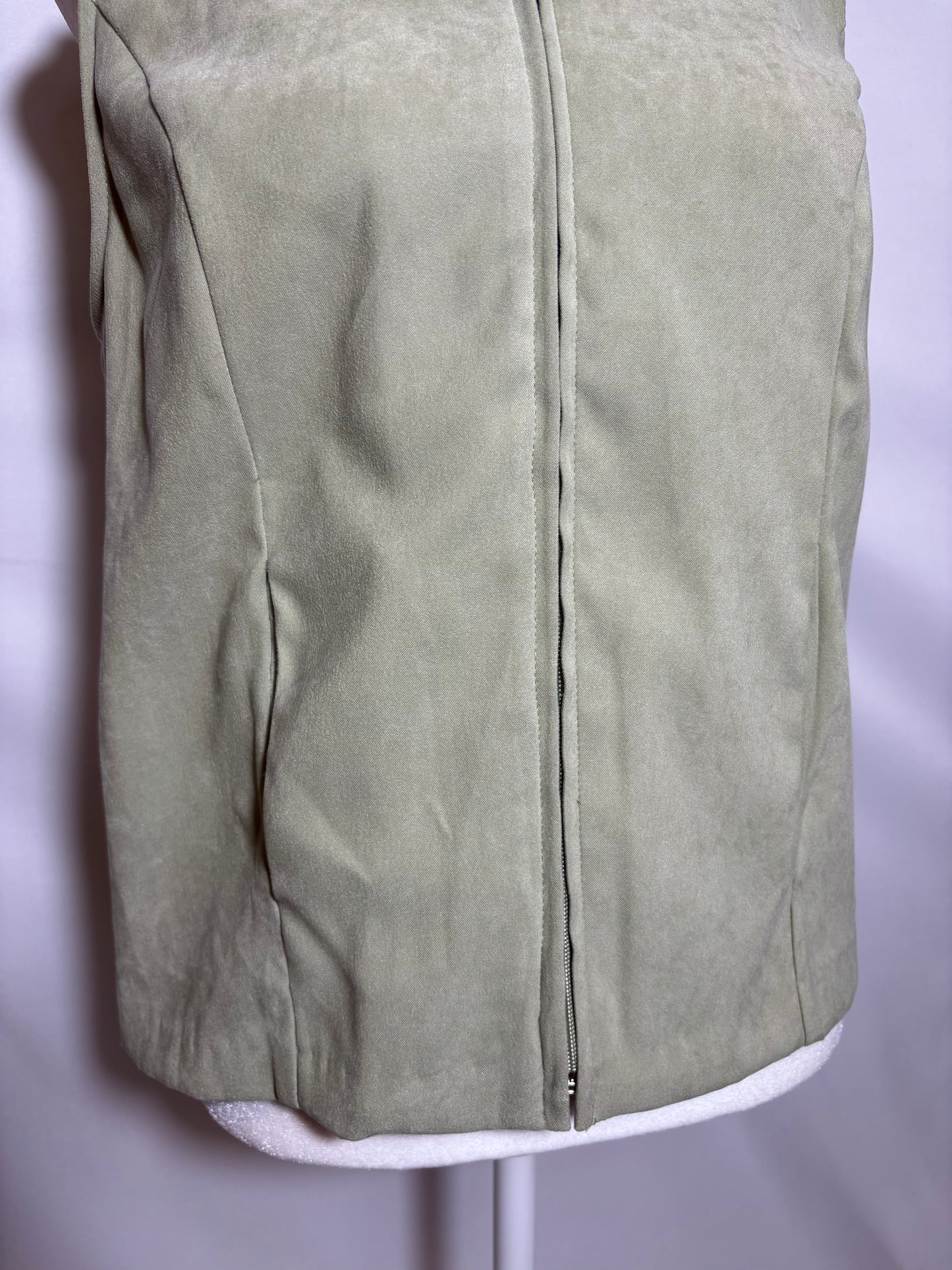 CLIO Petites Zip-Up Vest